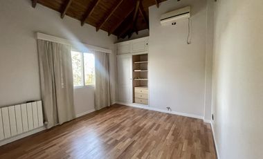 Casa a la laguna en alquiler con o sin muebles en ALTAMIRA.