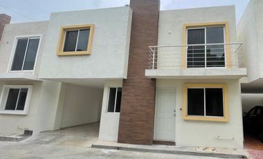 Casa en Venta en Col. Del Pueblo, Tampico Tamaulipas.