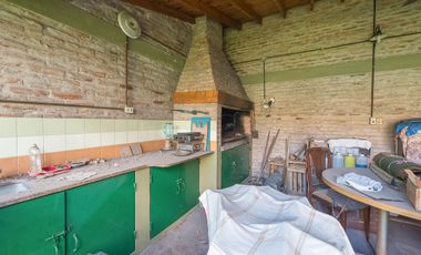Venta Casa Lote propio 4 amb Pileta Cochera Jardín