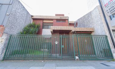 Venta Casa Lote propio 4 amb Pileta Cochera Jardín