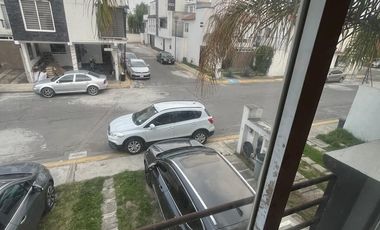 SE RENTA CASA EN BOSQUES DE CANTABRIA EN TOLUCA