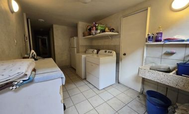 HERMOSA CASA EN VENTA O RENTA EN LOMAS HIPÓDROMO