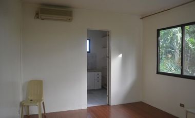 AVAILABLE NOW THE HOUSE IN STO. NINO VILLAGE WITH 8 BEDROOMS HOUSE