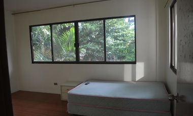 AVAILABLE NOW THE HOUSE IN STO. NINO VILLAGE WITH 8 BEDROOMS HOUSE