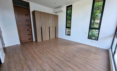 4 Bedrooms Gameroom and Pool in Ayala Alabang Village