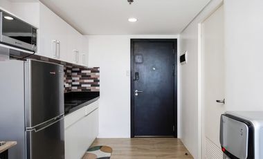 THE MERIDIAN FOR SALE OR RENT: Loft-Type