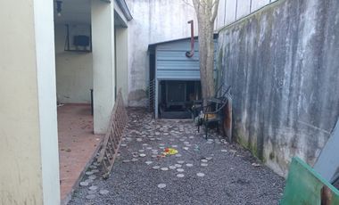 Local a la calle en Venta Moron / Moron (A120 3809)