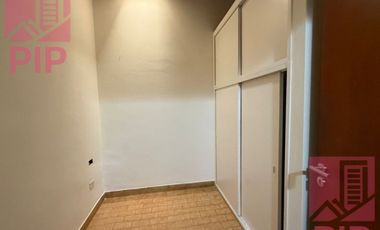 Casa  en Alquiler Haedo / Moron (B110 1149)