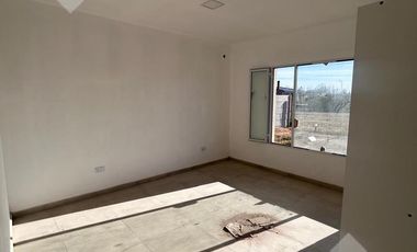 Venta Casa 3 dormi   piscina - B° Piedras Blancas - Fernandez Oro