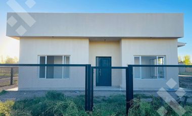 Venta Casa 3 dormi   piscina - B° Piedras Blancas - Fernandez Oro