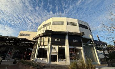 Recta Martinoli - Local comercial  en ALQUILER
