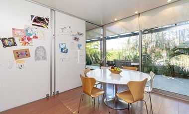 VENTA Casa en Marina del Sol - Punta Chica 500 m2 cubiertos en lote al agua con amarra