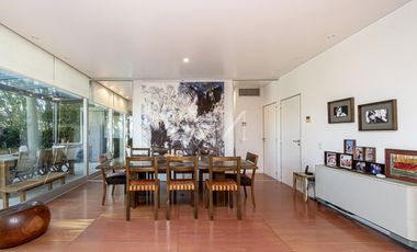 VENTA Casa en Marina del Sol - Punta Chica 500 m2 cubiertos en lote al agua con amarra