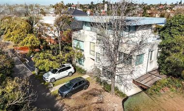 VENTA Casa en Marina del Sol - Punta Chica 500 m2 cubiertos en lote al agua con amarra