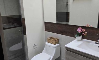 BONITA CASA AMUEBLADA EN RENTA EN LOMAS DE ANGELOPOLIS 3 RESIDENCIAL TESALIA