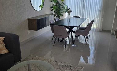 BONITA CASA AMUEBLADA EN RENTA EN LOMAS DE ANGELOPOLIS 3 RESIDENCIAL TESALIA