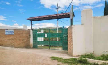 XG_VENTA TERRENO EN GUAYLLABAMBA 2.500 m² con Producción de Aguacates, esquinero.