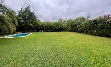 Casa en alquiler con muebles  en barrio La Casualidad, Pilar