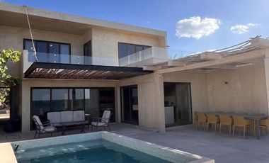 Casa en venta en la PLAYA DE CHELEM, Chelém Yucatán.