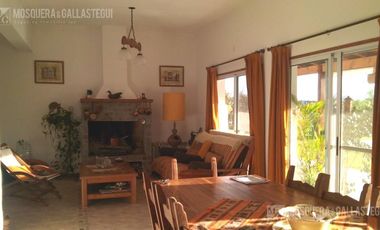 Mosquera y Gallastegui - Casa al agua en San Isidro Labrador