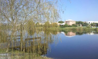 Mosquera y Gallastegui - Casa al agua en San Isidro Labrador