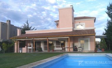 Mosquera y Gallastegui - Casa al agua en San Isidro Labrador