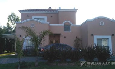 Mosquera y Gallastegui - Casa al agua en San Isidro Labrador