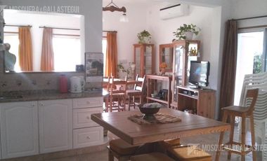 Mosquera y Gallastegui - Casa al agua en San Isidro Labrador