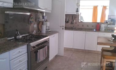 Mosquera y Gallastegui - Casa al agua en San Isidro Labrador