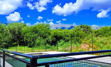 Chalet con super piscina y parque en alquiler temporario