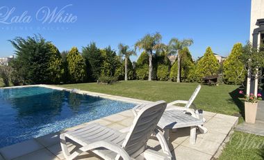 Casa a la venta en La Horqueta de Echeverría Canning