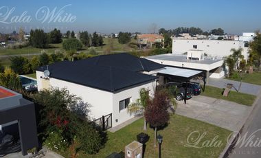 Casa a la venta en La Horqueta de Echeverría Canning