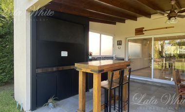 Casa a la venta en La Horqueta de Echeverría Canning