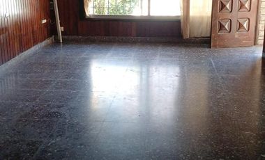 CASA en ALQUILER ESCOBAR CENTRO 3 DORMITORIOS COCHERA - RESERVADA!!
