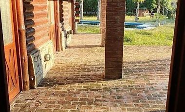 Casa en alquiler - 5 dormitorios 3 baños - Haras del Sur I, La Plata