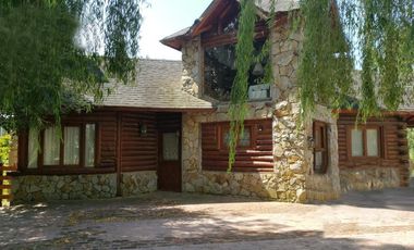Casa en alquiler - 5 dormitorios 3 baños - Haras del Sur I, La Plata