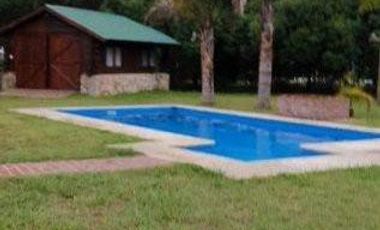 Casa en alquiler - 5 dormitorios 3 baños - Haras del Sur I, La Plata