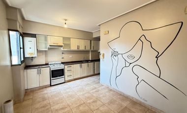 Departamento de categoría de 2 dormitorios + dependencia en 25 de Mayo al 600, Barrio Norte