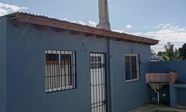 Casa en venta - 2 Dormitorios 1 Baño - Mar del Tuyú