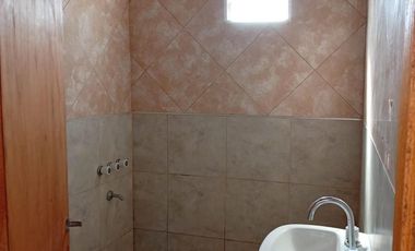 Casa en venta - 2 Dormitorios 1 Baño - Mar del Tuyú
