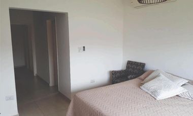 Casa en venta - 3 Dormitorios 4 Baños - Pilar