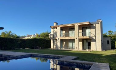 Casa en Venta barrio Chacras de Farrell