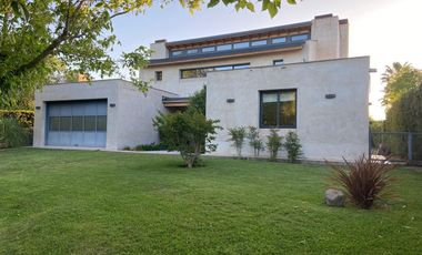 Casa en Venta barrio Chacras de Farrell