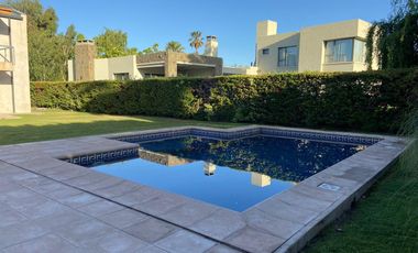 Casa en Venta barrio Chacras de Farrell