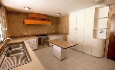 Casa en Venta en Bosques de la Lomas (m2c350)