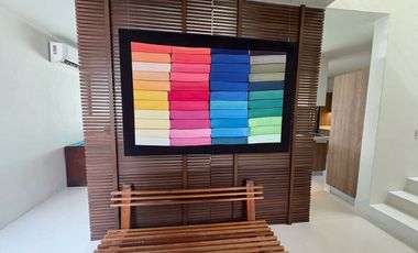 Moderna y amplia casa en la Jolla Residencial!