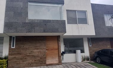Casa en Renta en Lago de Guadalupe RBL605.