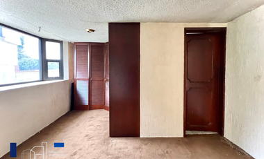 VENTA DE CASA EN LOMAS DE TECAMACHALCO CON JARDÍN