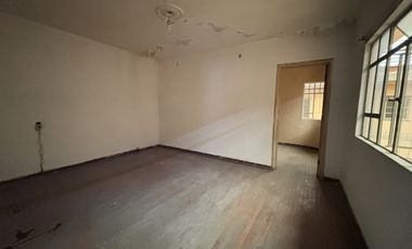 CASA EN VENTA PARA REMODELAR EN COL. SANTA MARÍA LA RIBERA