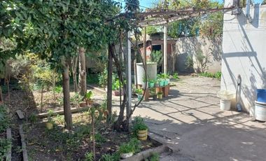 (AUT. 398) VENDO HERMOSA CASA DE MATERIAL CON TERRENO EN BARRIO LOMAS DE MORENO